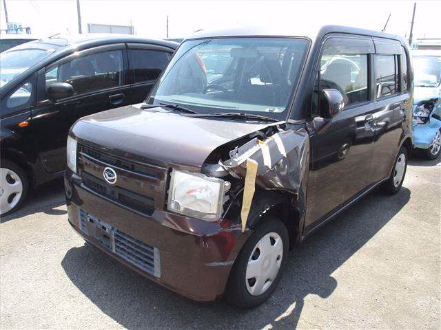 DAIHATSU MOVE CONTE