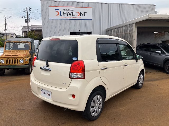 TOYOTA PORTE