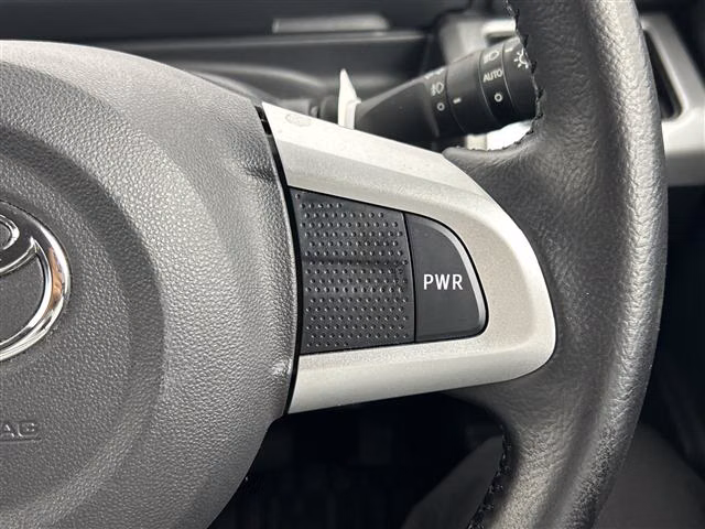 TOYOTA PIXIS MEGA