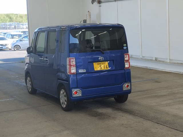 TOYOTA PIXIS MEGA