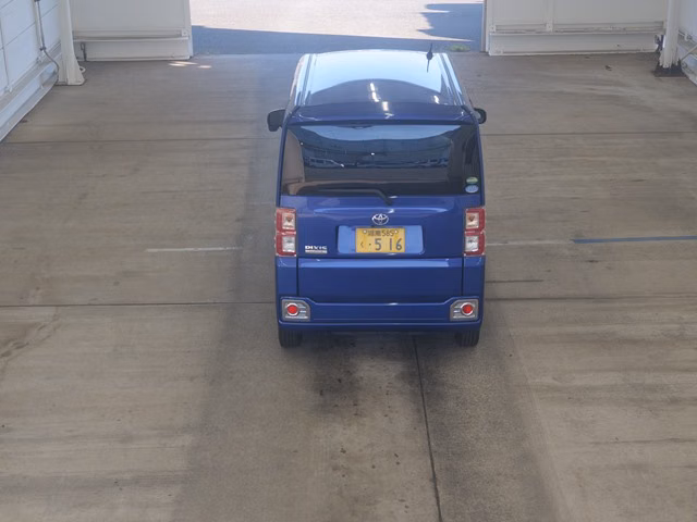 TOYOTA PIXIS MEGA