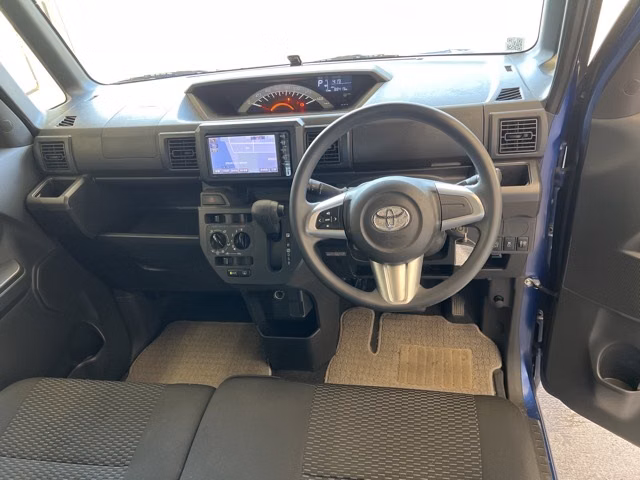 TOYOTA PIXIS MEGA