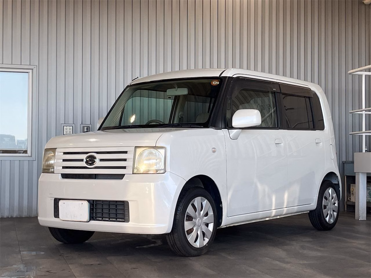 DAIHATSU MOVE CONTE