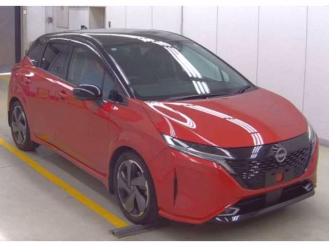 NISSAN AURA