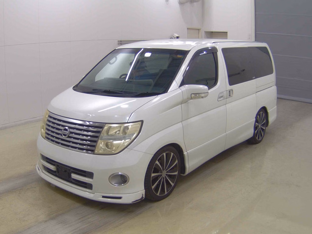 NISSAN ELGRAND