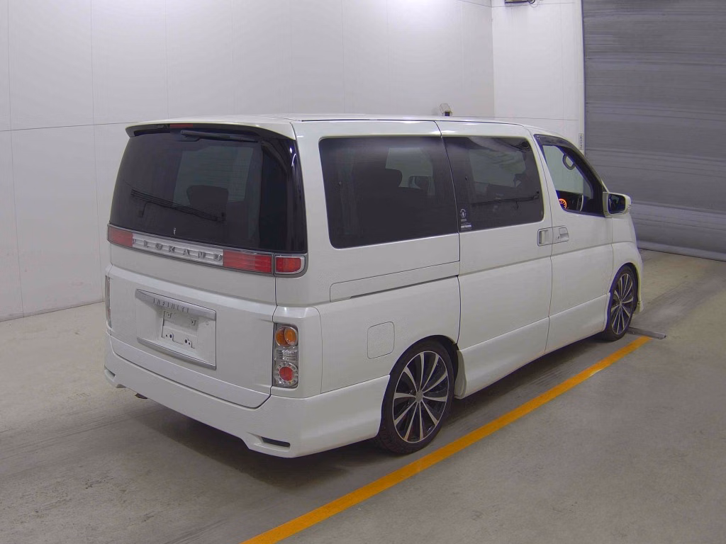 NISSAN ELGRAND
