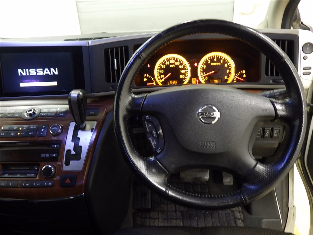 NISSAN ELGRAND