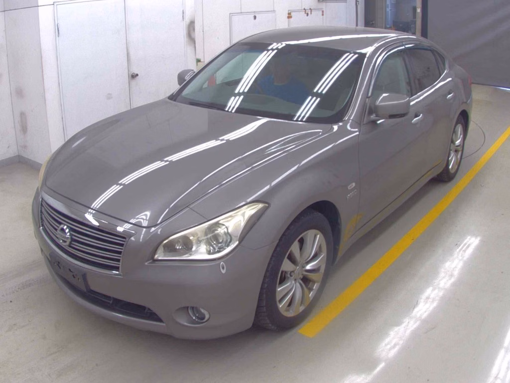 NISSAN FUGA