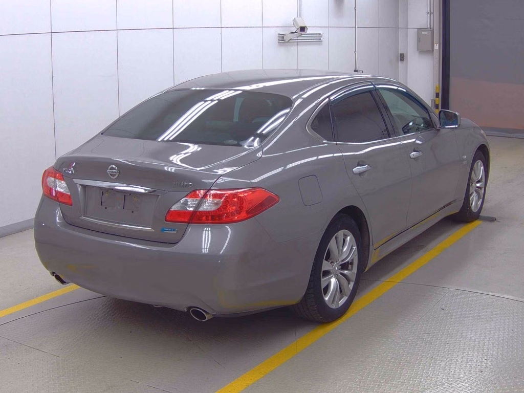 NISSAN FUGA