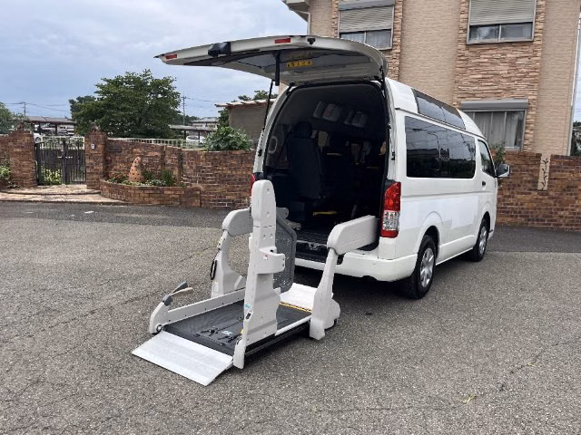 TOYOTA REGIUS ACE