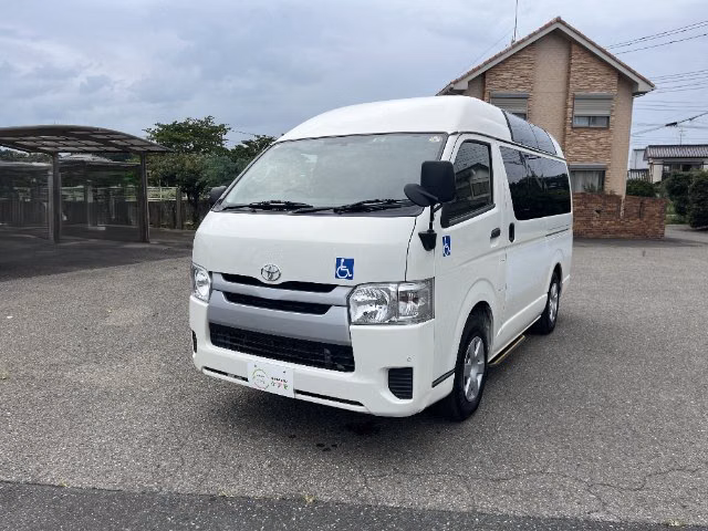 TOYOTA REGIUS ACE