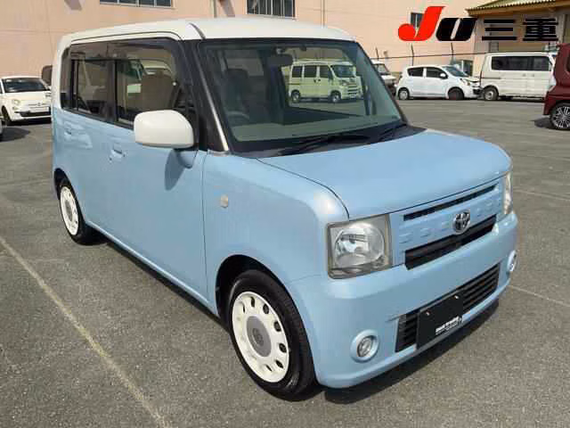TOYOTA PIXIS SPACE