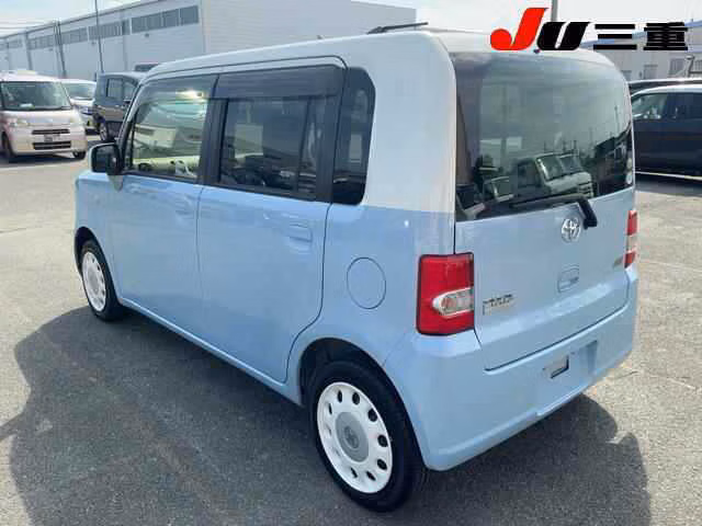 TOYOTA PIXIS SPACE
