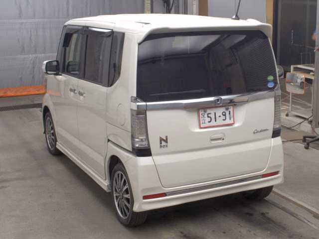 HONDA N-BOX
