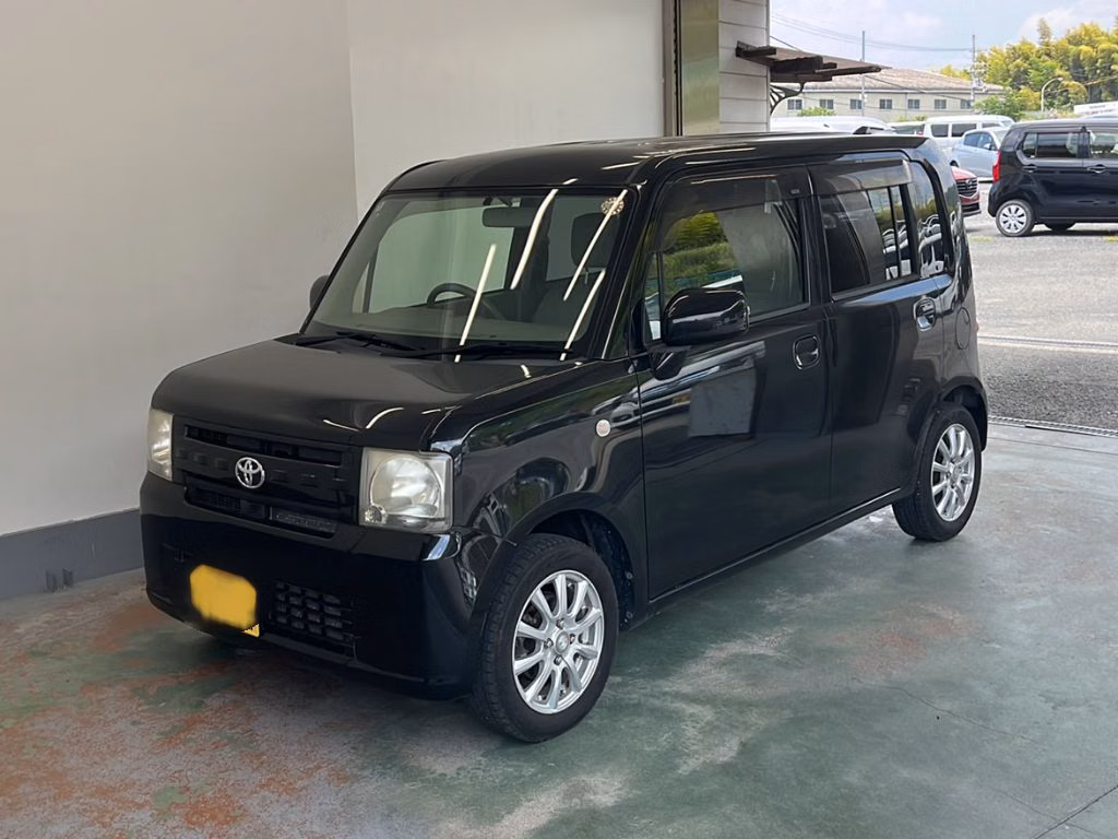 TOYOTA PIXIS SPACE