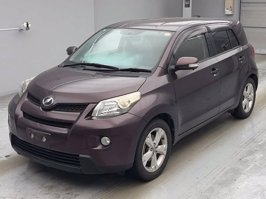TOYOTA IST