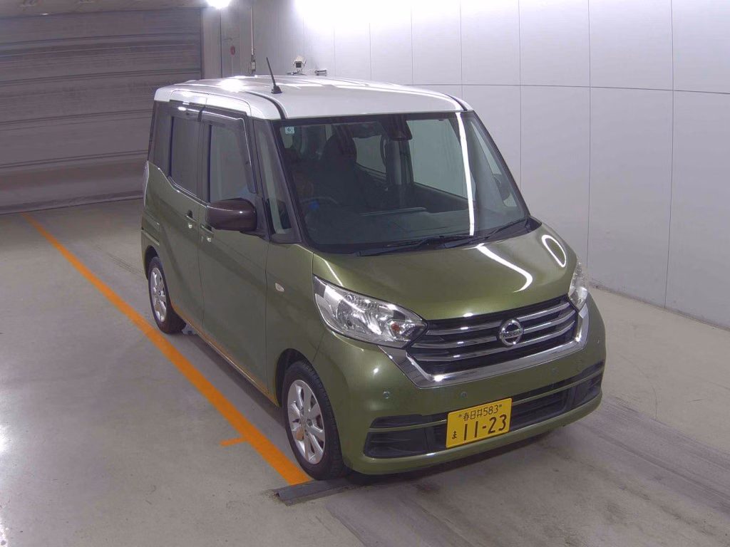 NISSAN DAYZ ROOX