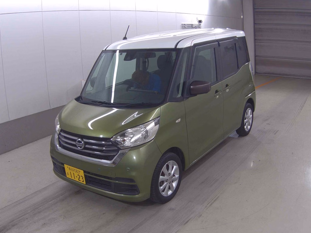 NISSAN DAYZ ROOX