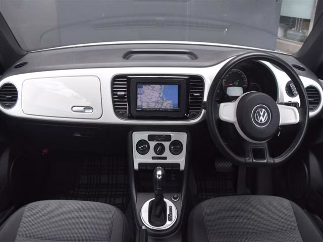 VOLKSWAGEN BEETLE
