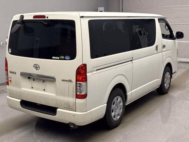 TOYOTA REGIUS ACE