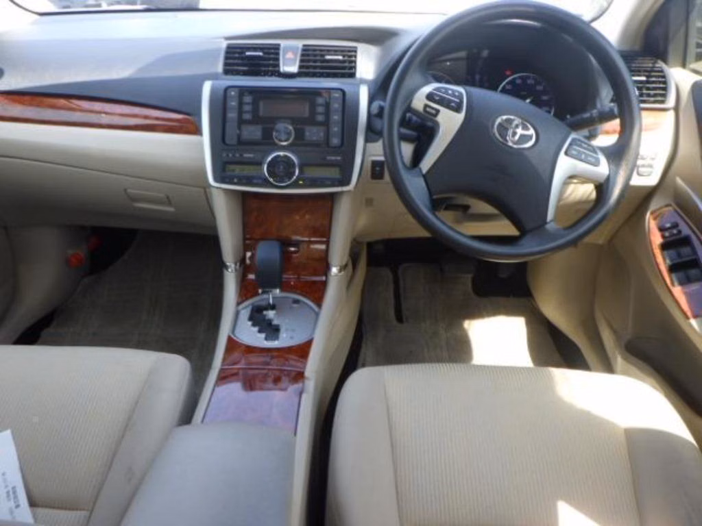 TOYOTA PREMIO