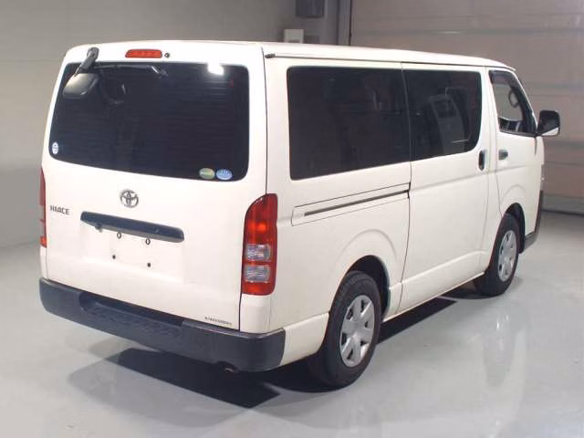 TOYOTA REGIUS ACE