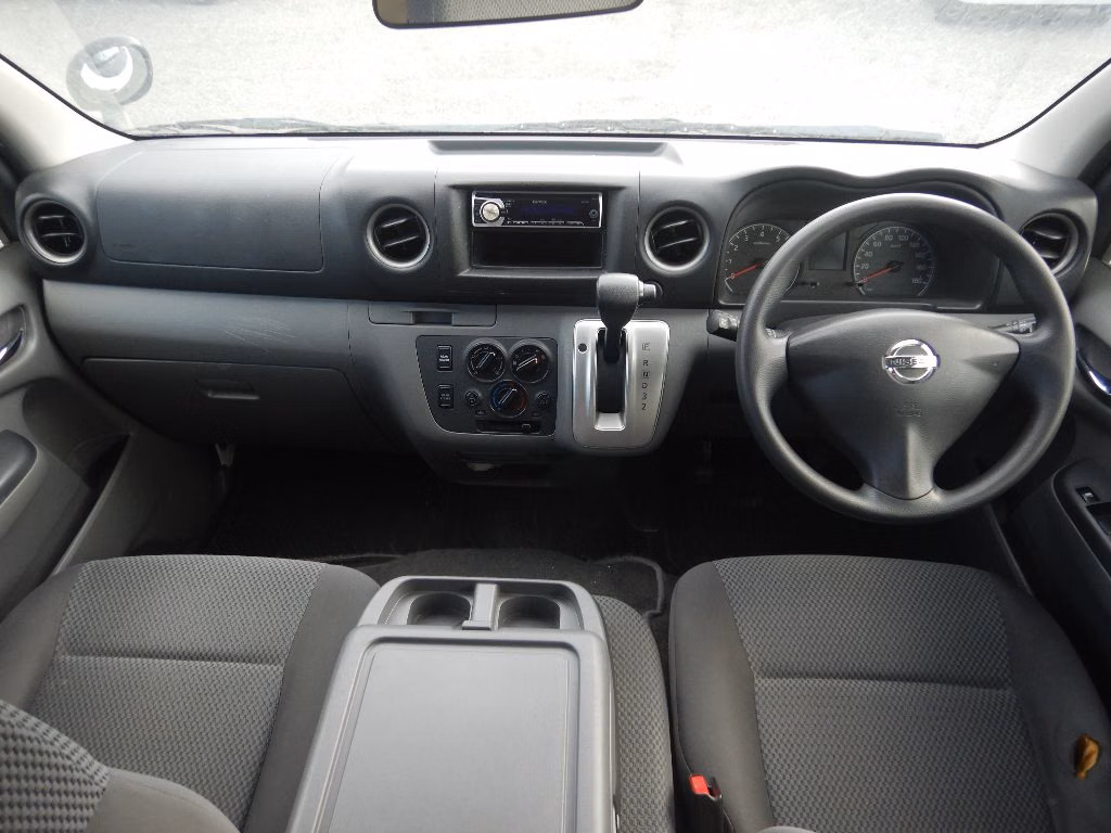 NISSAN NV350 CARAVAN