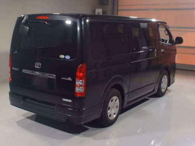 TOYOTA REGIUS ACE
