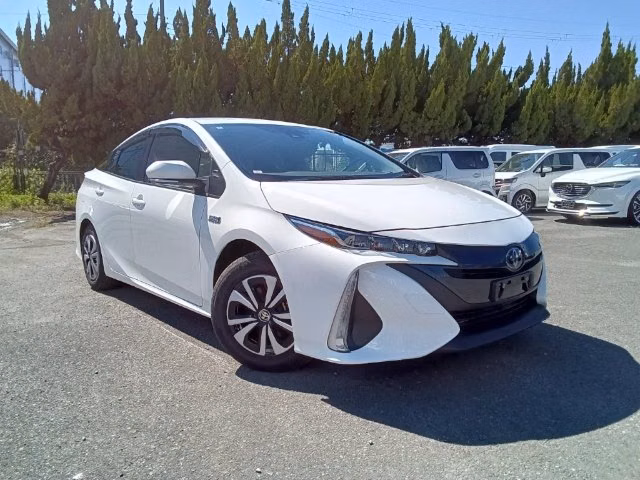 Toyota Prius PHV