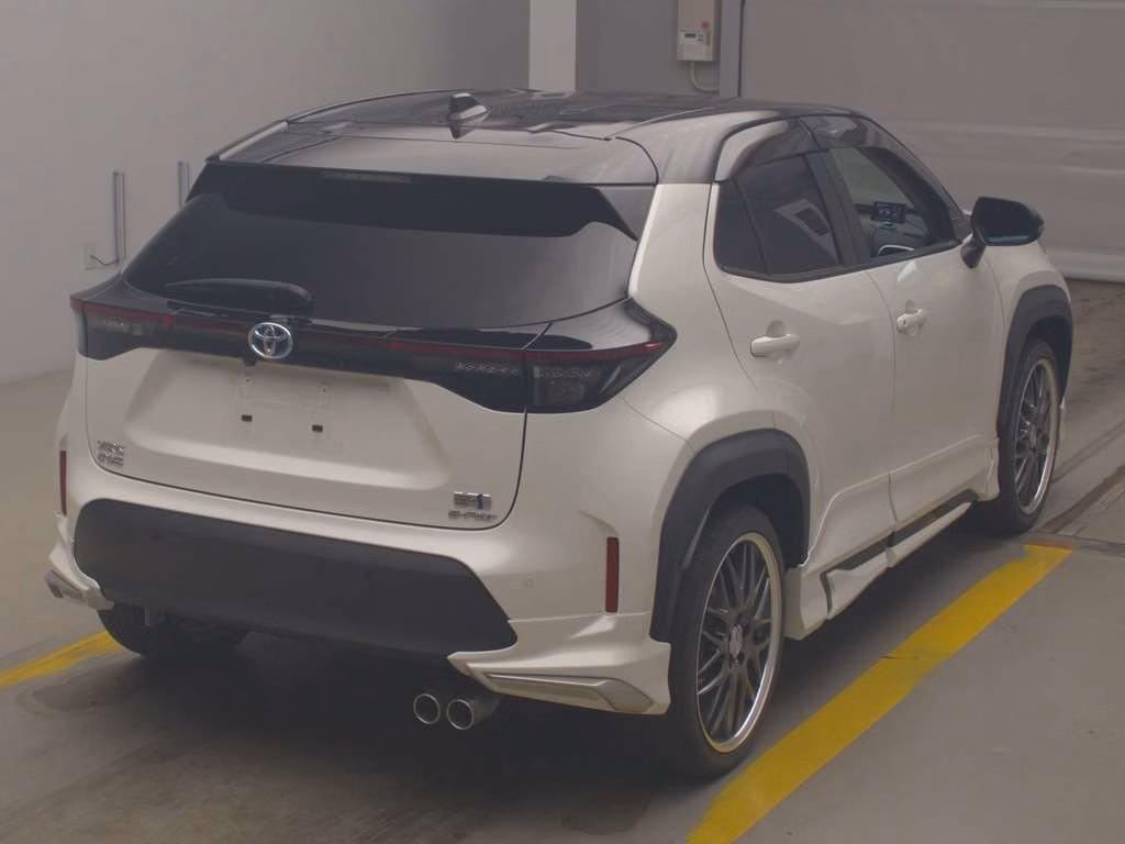 TOYOTA YARIS CROSS