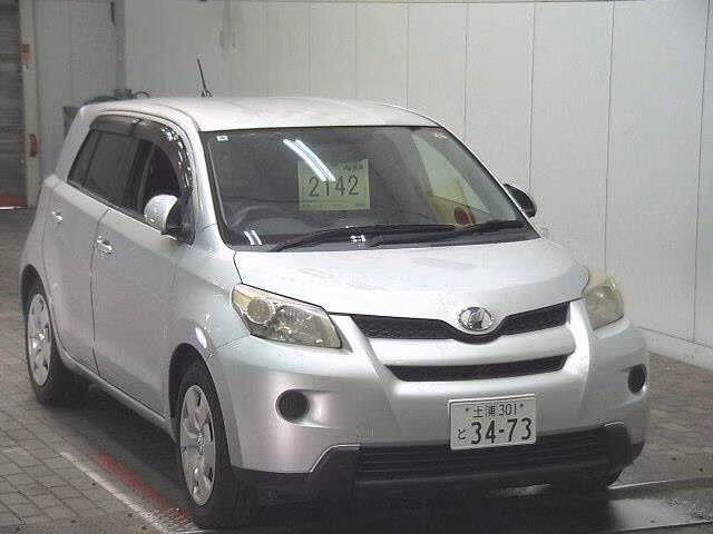 TOYOTA IST