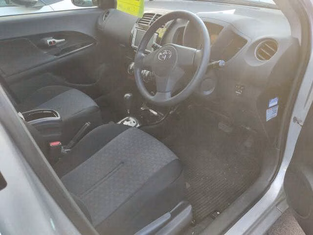 TOYOTA IST