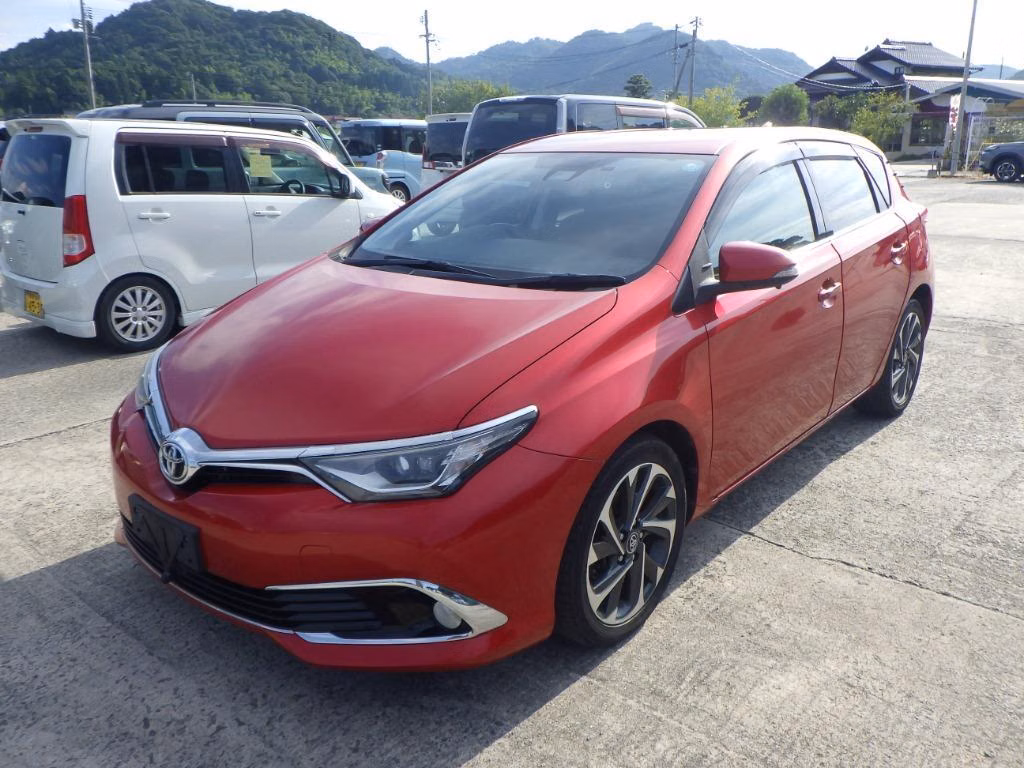TOYOTA AURIS