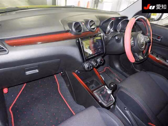 SUZUKI SWIFT