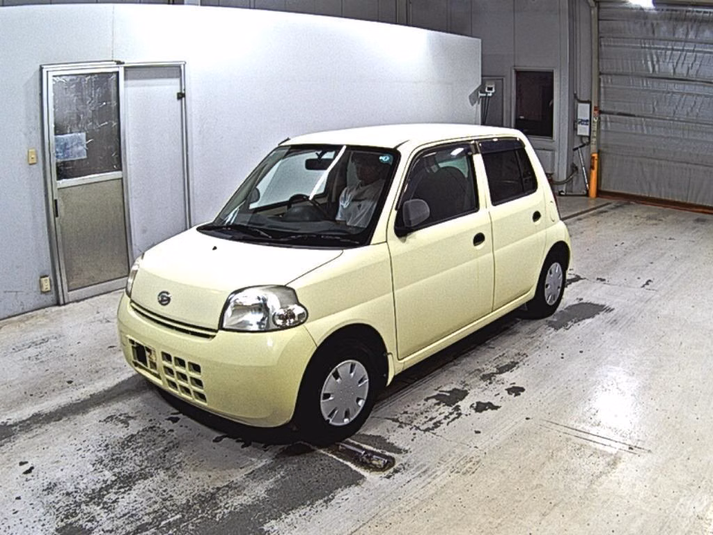 DAIHATSU ESSE