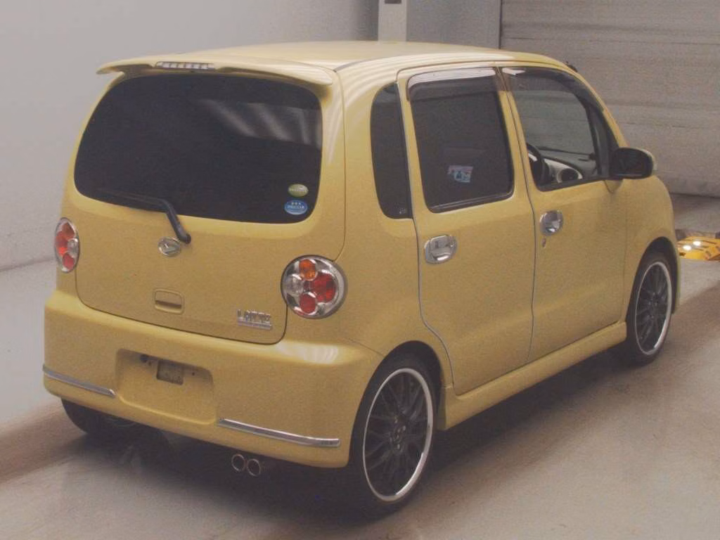 DAIHATSU MOVE LATTE