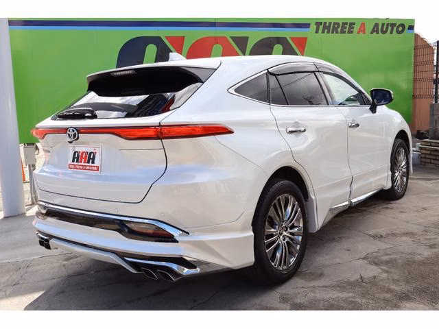 TOYOTA HARRIER