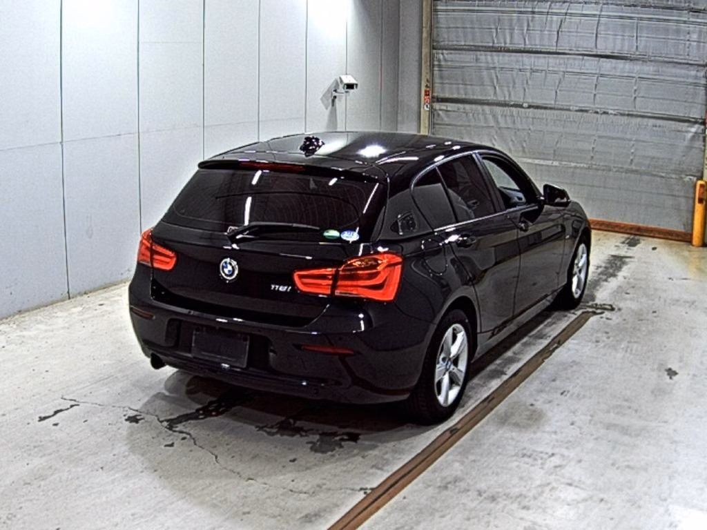 BMW 1-SERIES