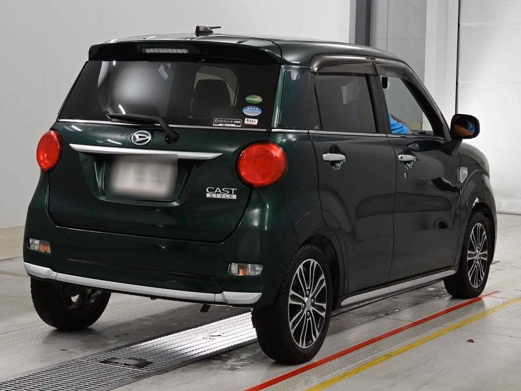 DAIHATSU CAST