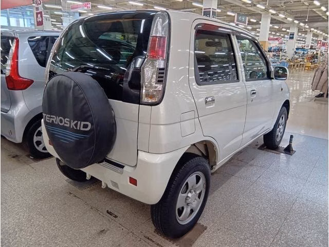 DAIHATSU TERIOS KID