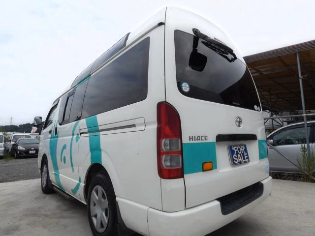 TOYOTA REGIUS ACE