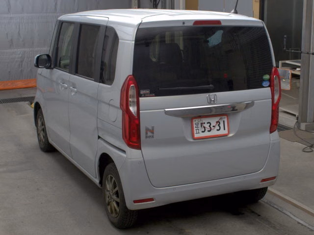 HONDA N-BOX