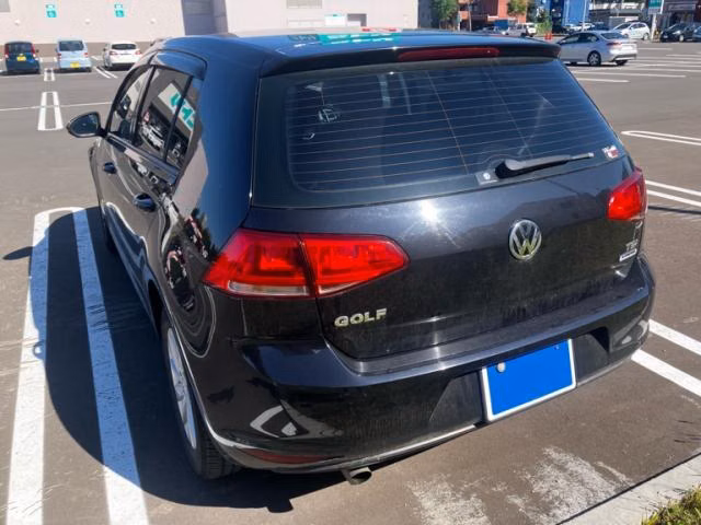 VOLKSWAGEN GOLF