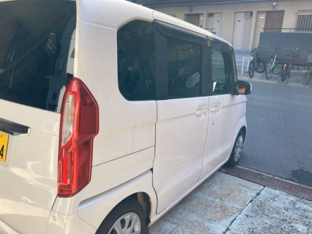 HONDA N-BOX