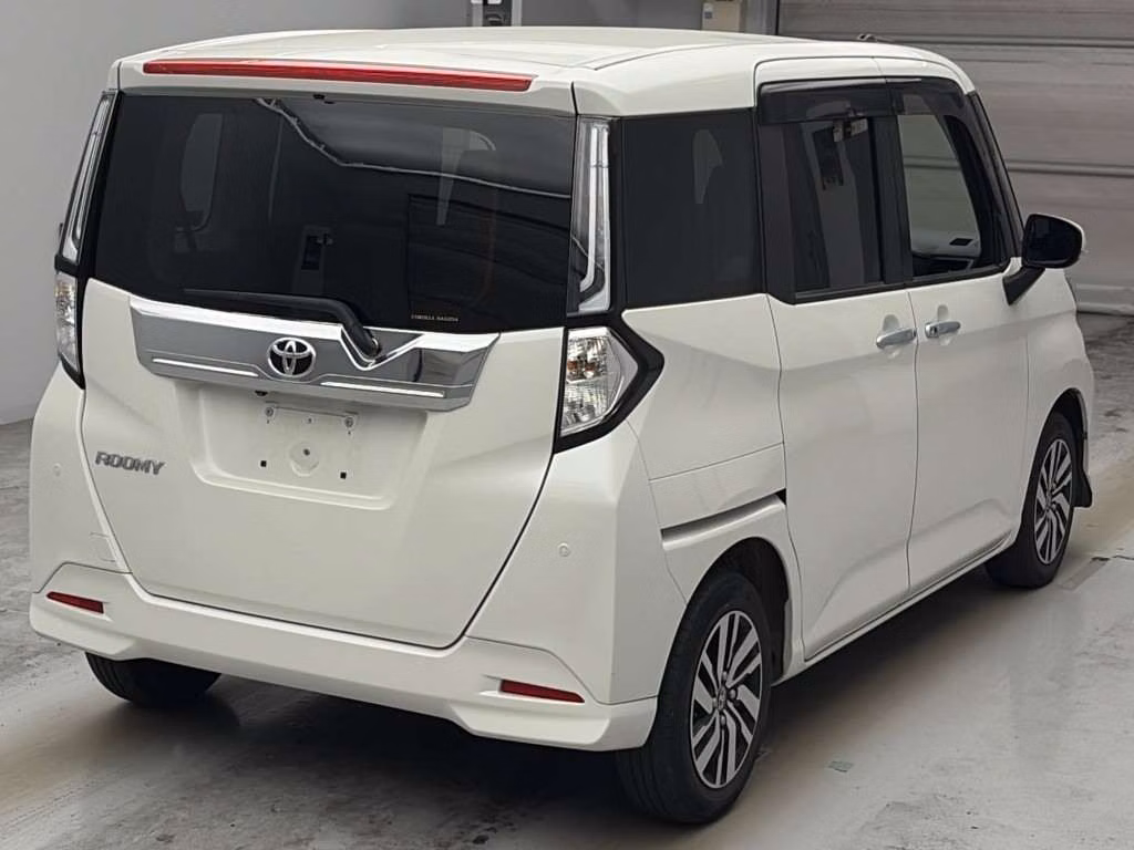 TOYOTA ROOMY