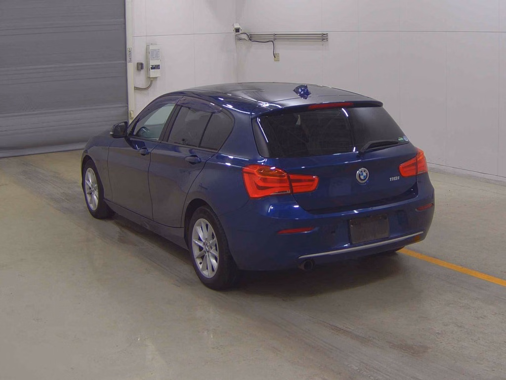 BMW 1-SERIES