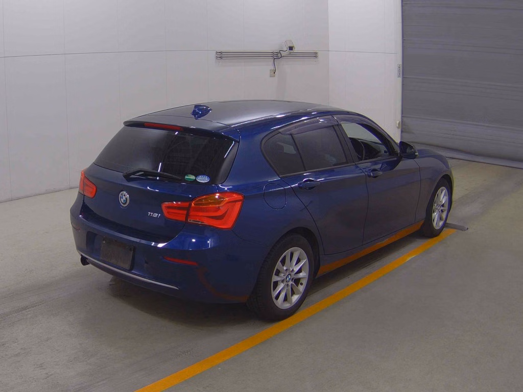 BMW 1-SERIES
