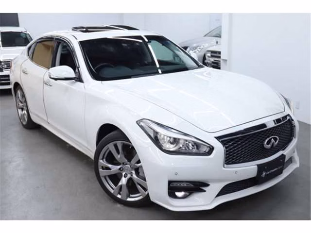 NISSAN FUGA