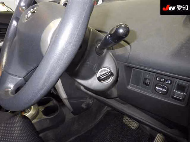 TOYOTA IST