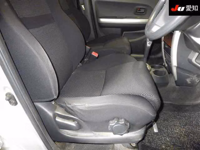 TOYOTA IST